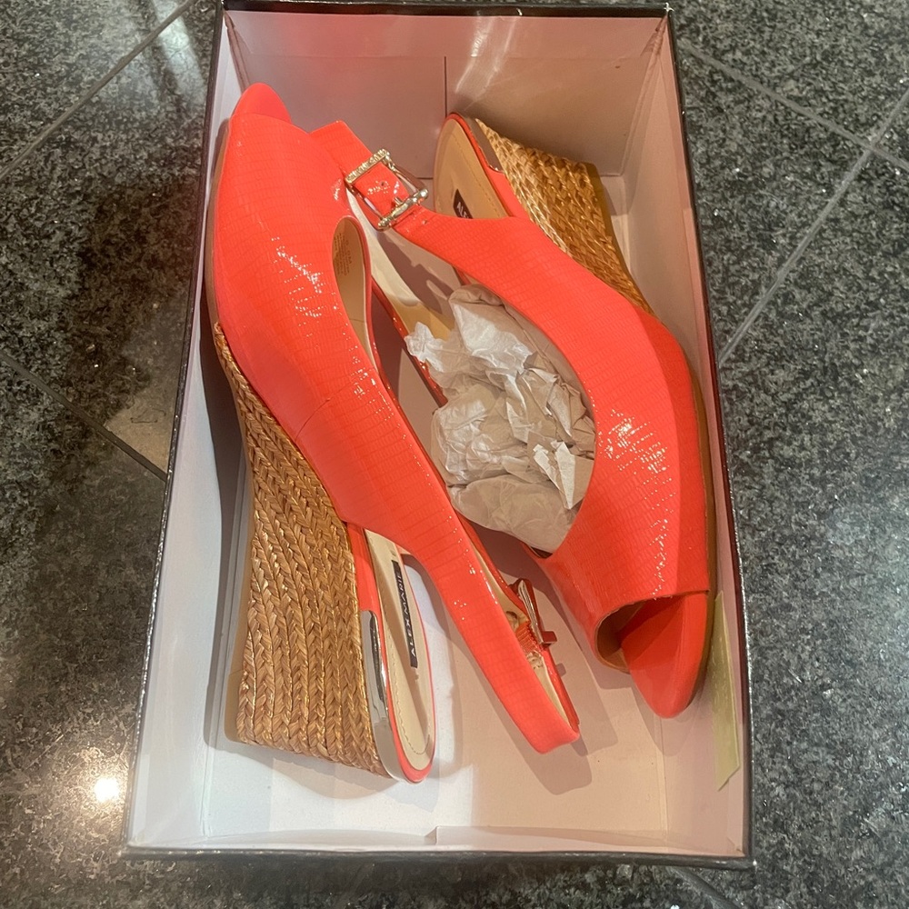 alex marie wedges
